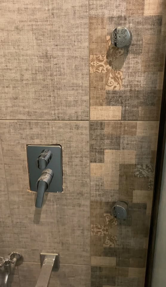 عينك ميزانك شغل مرتب وتخطيط هندسي
مرحله اولى وثانيه اليوم كملناها 
تأسيس مجاري وصحيات بكافه انواعها احدث الانضمه حسب رغبه صاحب المنزل 
للتواصل *********** وهم بي واتساب
موصل فقط .
