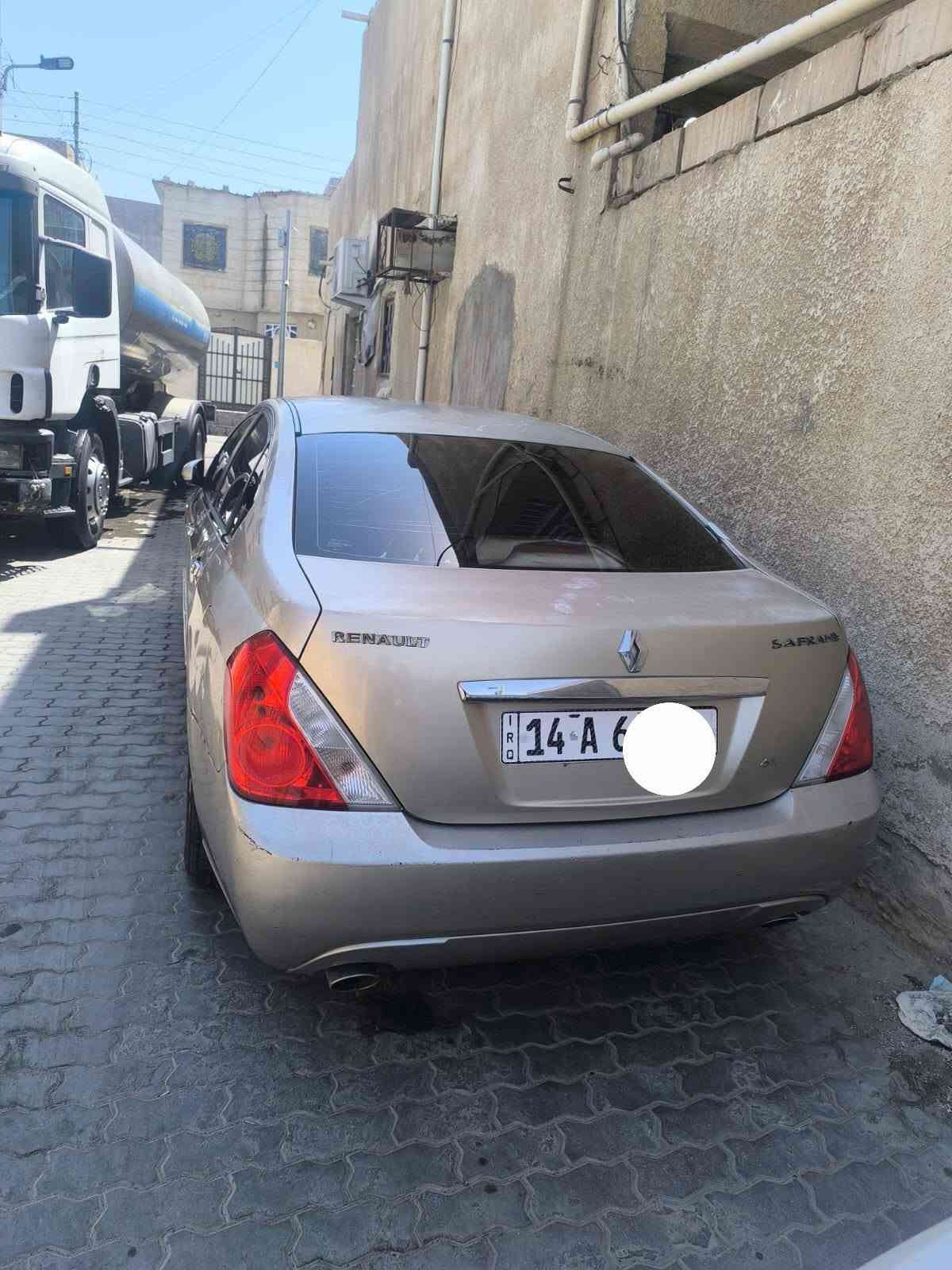 رينو سفران مديل ٢٠٠٩ رقم بصرة الجديد بأسمي سنويه ل ٣١ هزه جديده شرط التحويل 
ماشية ١٨٥ الف بيها جراد تبريد شغال حداديه توني مبدلها سعرها ٦٧ ورقه للتواصل على رقم بي واتساب *********** البصرة, العراق
