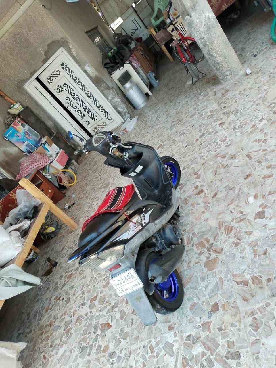 سلام عليكم ماكس عدله بلادي 49 دراجه ناشفه و نضيفه و كفاله احله من التصوير دراجه شلعه و معدل الدراجه كفراته الاصليه السود ختم واحد و الدراجه مرتبه و خير من الله كلشي ما عوزه دراجه كامله شوف و راسلني مكاني نعمانيه 
***********
