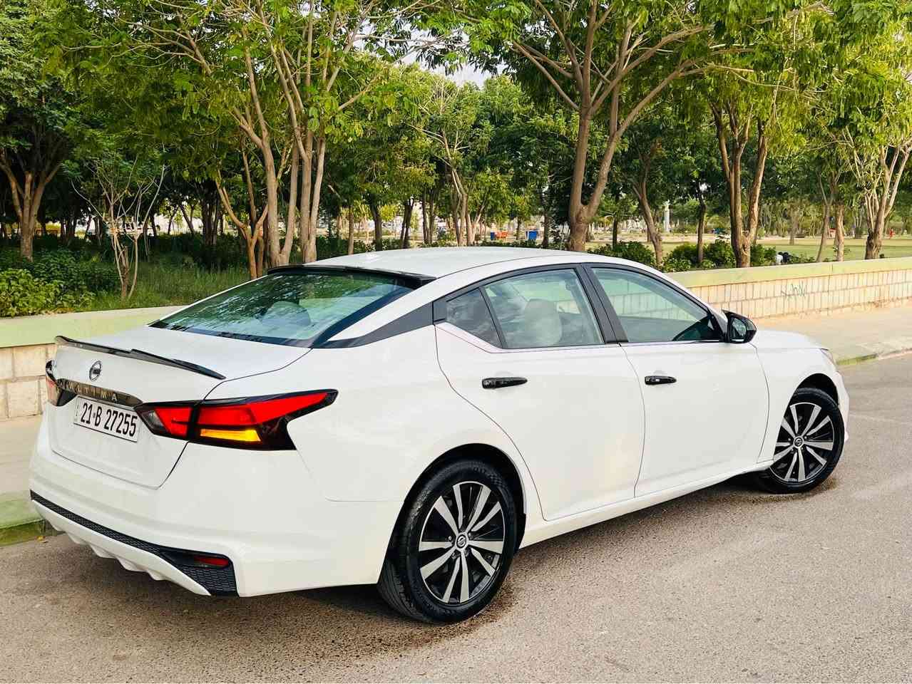 السلام عليكم 
🚗 للبيع | نيسان التيما 2020 S 

✔️ الموديل: 2020
✔️ الفئة: S

المواصفات:

- محرك 4 سلندر 2.5 لتر اقتصادي وقوي
- ناقل حركة أوتوماتيك CVT
- تشغيل بصمة + تشغيل عن بُعد + بصمة ابواب
- داخل كريمي المرغوب
- مقاعد كهرباء
- شاشة لمس مع Apple CarPlay وAndroid Auto
- كاميرا خلفية دوارة
- حساسات 
- رادار أمامي، تحذير الاصطدام، ومثبت سرعة ذكي تحكمات بالستيرن جهتين
- كشن كهرباء
- نظام مراقبة النقطة العمياء
- جنوط رياضية 19 إنج
- إنارة LED لايت ليد
- مكيف ممتاز منفصل تبريد ثلج 
- مانع انزلاق سبايدر جناح خلفي

حالة السيارة:
✅ الضرر ربع بونيد صبغ + باب مبدل بلاد نفس اللون  بدون أي ضرر بالداخل صور السونار والضرر بالمنشور
✅ رقم سليمانية الجديد 
✅ السيارة نظيفة جداً وجاهزة للاستخدام بدون اي مصرف ممشى السيارة 93 ميل گير ومكينة وكهربائيات كلها بشرط وين ميعجبك افحص 
ملاحظة عندي فيديو كامل للسيارة اللي يحب ادزلهيا عالخاص

📍 الموقع: قضاء كلار تابع لسليمانية
💰 السعر المطلوب 137 وبيها مجال بسيط 
📞للاستفسار الاتصال عالرقم *********** كالار, السليمانية
