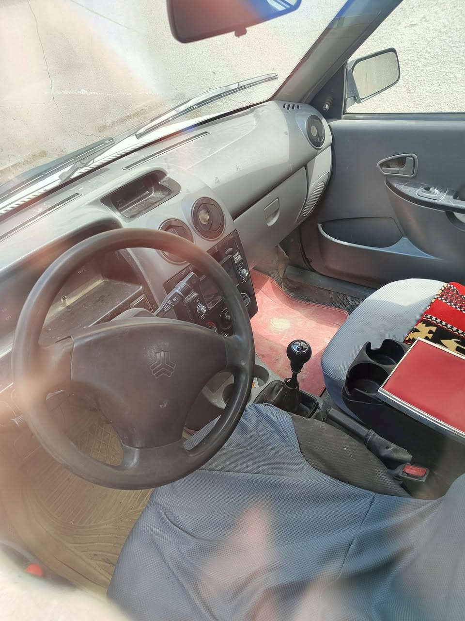 السلام عليكم سايبه للبيع موديل 14 مكينه گير مكفولات سياره نضيفه وحلوه برانكيتات مكفولات حداديتها حلوه تبريدها شغال عوزه بس فريز لان نزف وماسويته رقم بصره تحويل ثاني يوم السعر 29وبيها مجال للشراي  مكاني البصره قضاء الدير النشوه ***********
