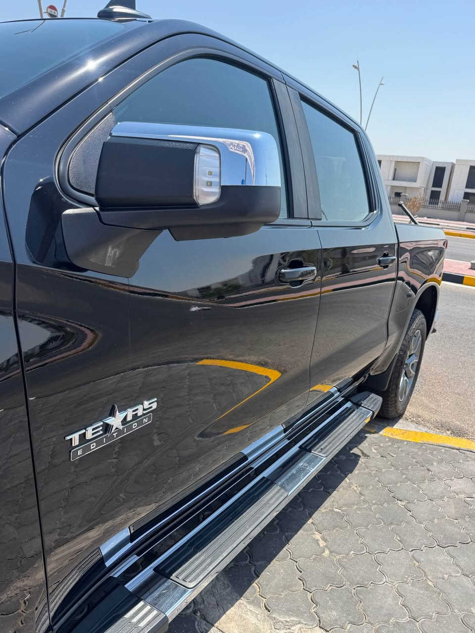 سلام عليكم 
سلفرادو 
مديل. 2024 
شهداء بصره 
فئه Z71
كفاله عامه من كلشي 
تقرير مياه امطار تعمل وتسير 
مغلفه نانو بلكامل ضمان 8 سنوات 
فول الفول بدون بنرامه 
5 كامرات وحساس ورادار 
ماشية 25 الف كيلو 
مكاني البصره البراضعية 

بدون اي نقص 
صفر مسج 
ولاكلوب مشتغل بلعينه 
شرط الفحص ولسونار 
كفاله بارد 
وتكحيل 
وصبغ 
وفتح 
*********** البصرة, العراق
