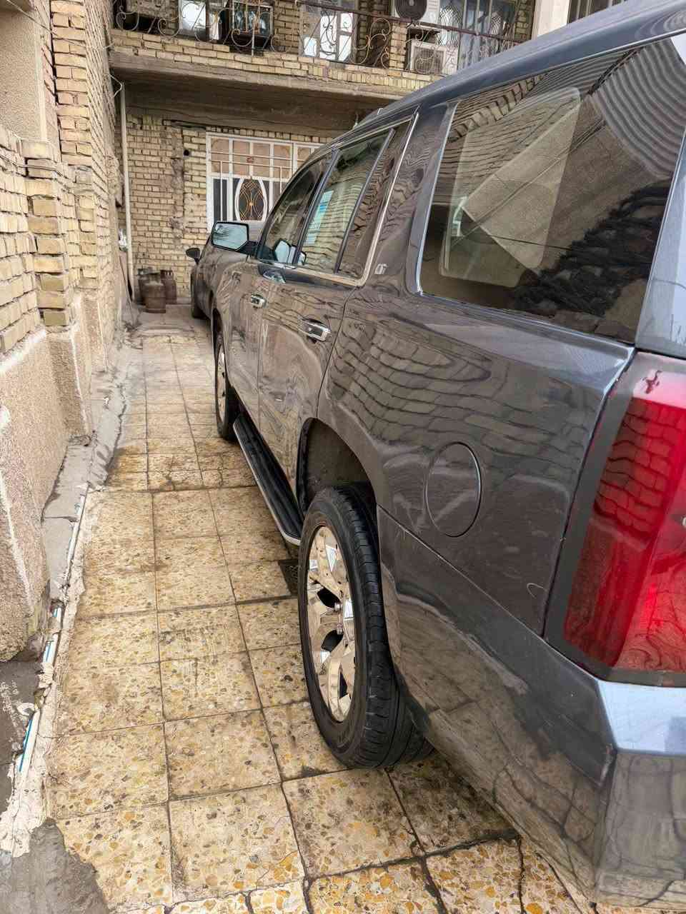 تاهو ١٩ وارد امريكي
محرك ٨ سلندر ٥٣٠٠

ماشية ١٢١ الف ميل

ضربتها جهة السايق مصبوغة والبنيد جارد

كشنات جلد منفصل

السعر ٢٩٠ ورقة وبيها مجال
الاتصال ***********

