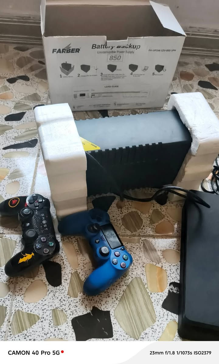 سلام عليكم 
بلي فور نضيف كلش +جوستكات ثنين + ups جديد 
للاستفسار ***********
