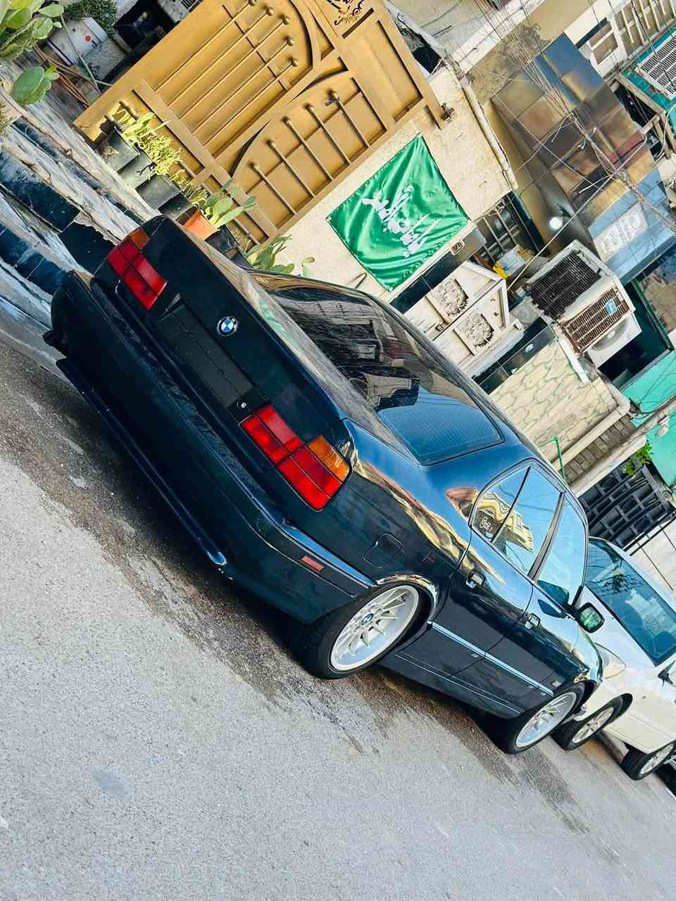 السلام عليكم شباب
رحمه الامه الموشراي ليكسر بحلال العالم 
525 عدله مكفوله من الحادث صبغ فقط وصور السياره قبل متنصبغ موجودات 
السياره رقمها سليمانيا بسمي الحد سنه ٢٠٣٠ 

كير مكفول 
مكينه مكفوله 
صدر كله مايله اصلي مو تجاري 
تبريد ثلج 
فتحه السياره وارد يابان مازدات اصليه مو تجاري 
ويل البينا اصلي ابو الختم مو تجاري 

مكاني بغداد حي العامل ***********
