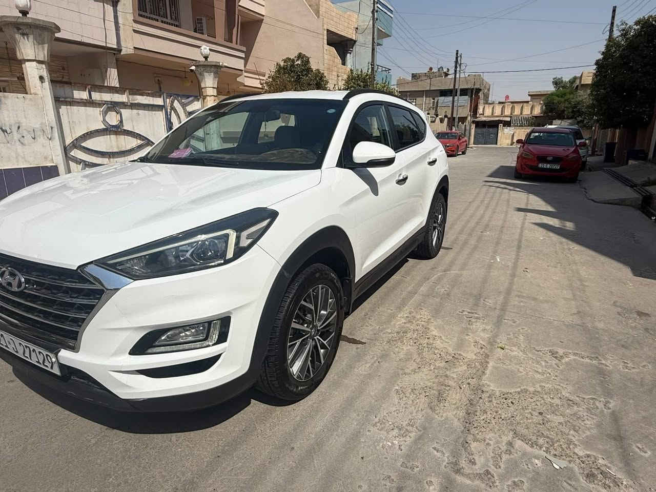 هونداي توسان 2019 خليجي كوري ( المرغوب ) 
رقم سليمانية شرط التحويل
السيارة جديدة ماشية 147 الف 
بدون صبغ
كير بالشرط محرك ما مفتوح
سنوية لل28 
بطاقة بانزين 
بيها تعديل بارد زاوية باب السكن و فد شوية عبار ع الباب الثاني مثل ما موضح بالصورة و بيها كارت صغير كلش بالجامرلغ الخلفي السكن 
السعر 177 
رقم : ***********
كامل التفاصيل مذكورة بل منشور مو شراي صل على النبي و اعبر المنشور كركوك, العراق
