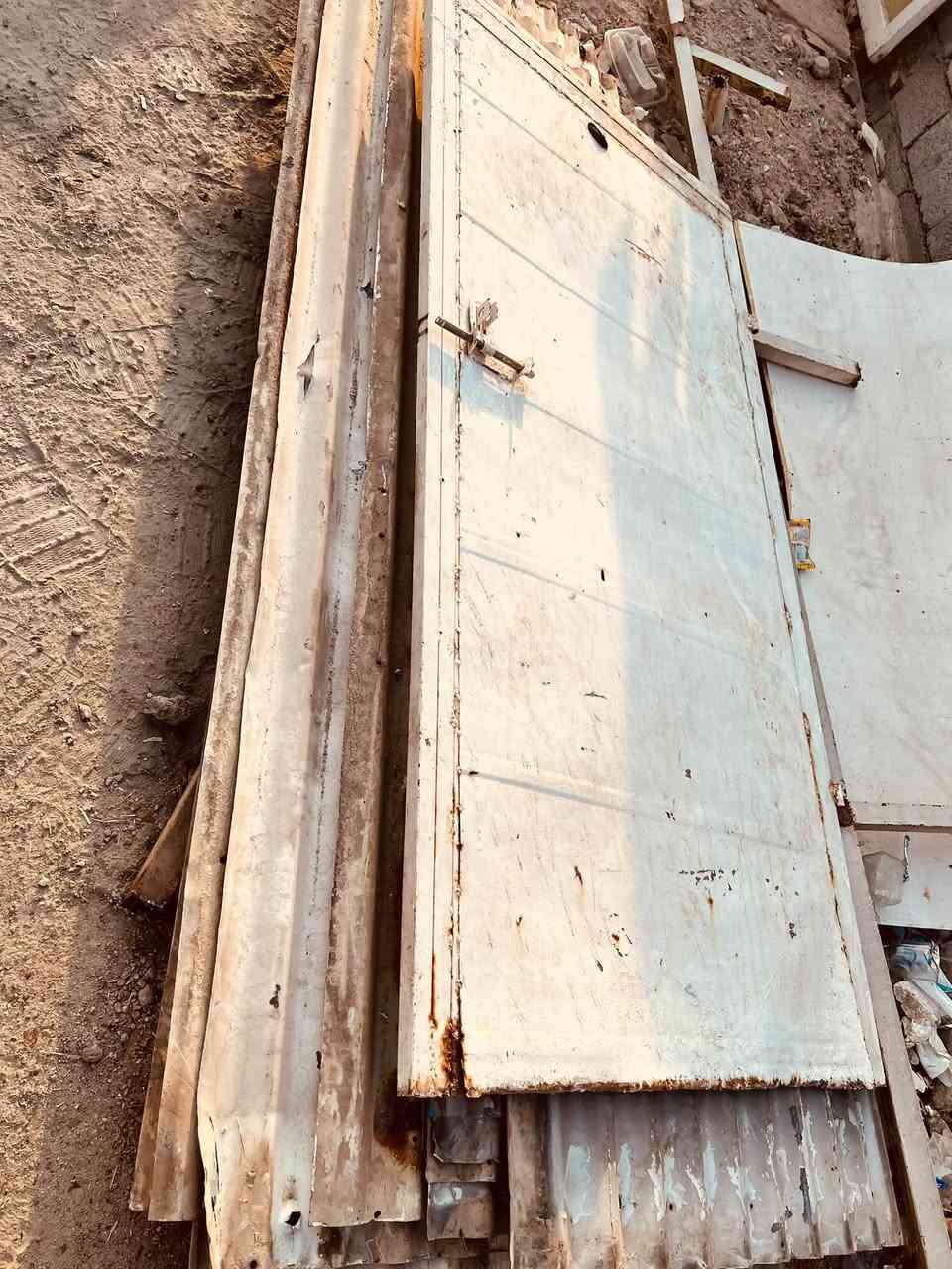 سلام عليكم
جينكو النوع الثقيل حصيرة خلفات لبخ بورك كلشي يرهم 
العرض متر الطول مترتين العدد 11قطعة +
باب حديد 
السعر 80 الف
🕹️العنوان الدولعي 
للاستفسار ***********📞

