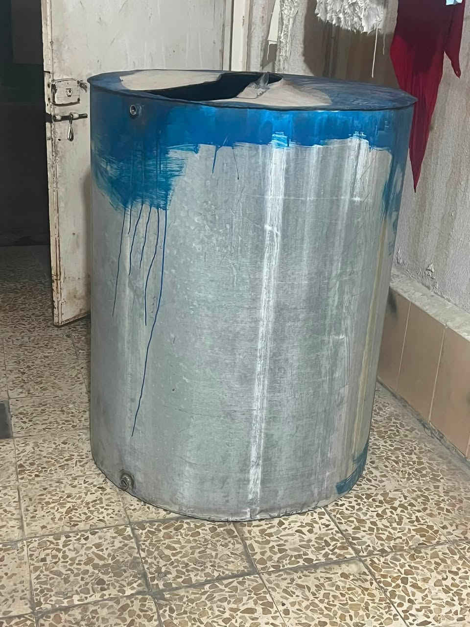 تانكي للبيع 
حجم 1000 لتر 
بدون زنجار 
فقط هذا فتحه من فوك سويناها حتى ينشد طواف  
سعر 50 الف 
***********
