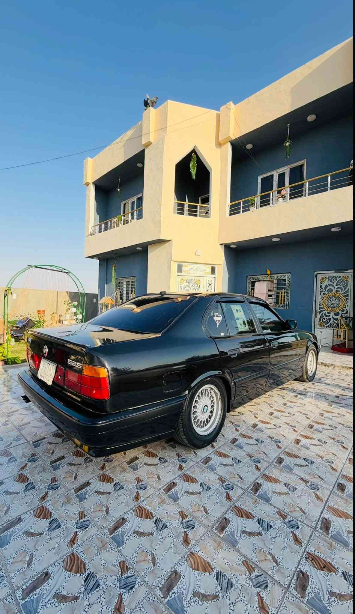 السلام عليكم للبيع بي ام موديل 1991حجم525اصل مكينه مسكر عدله تبريد ثلج🥶 رقم بغداد سنويه 27كير مكينه شرط صدر امامي خلفي جديد تخم تاير جديد سياره مكفوله من الضربه صبغ جماليه السعر 57بي جمال مراوس حسب القناعه مكانه صلاح الدين رقم التلفون ***********
