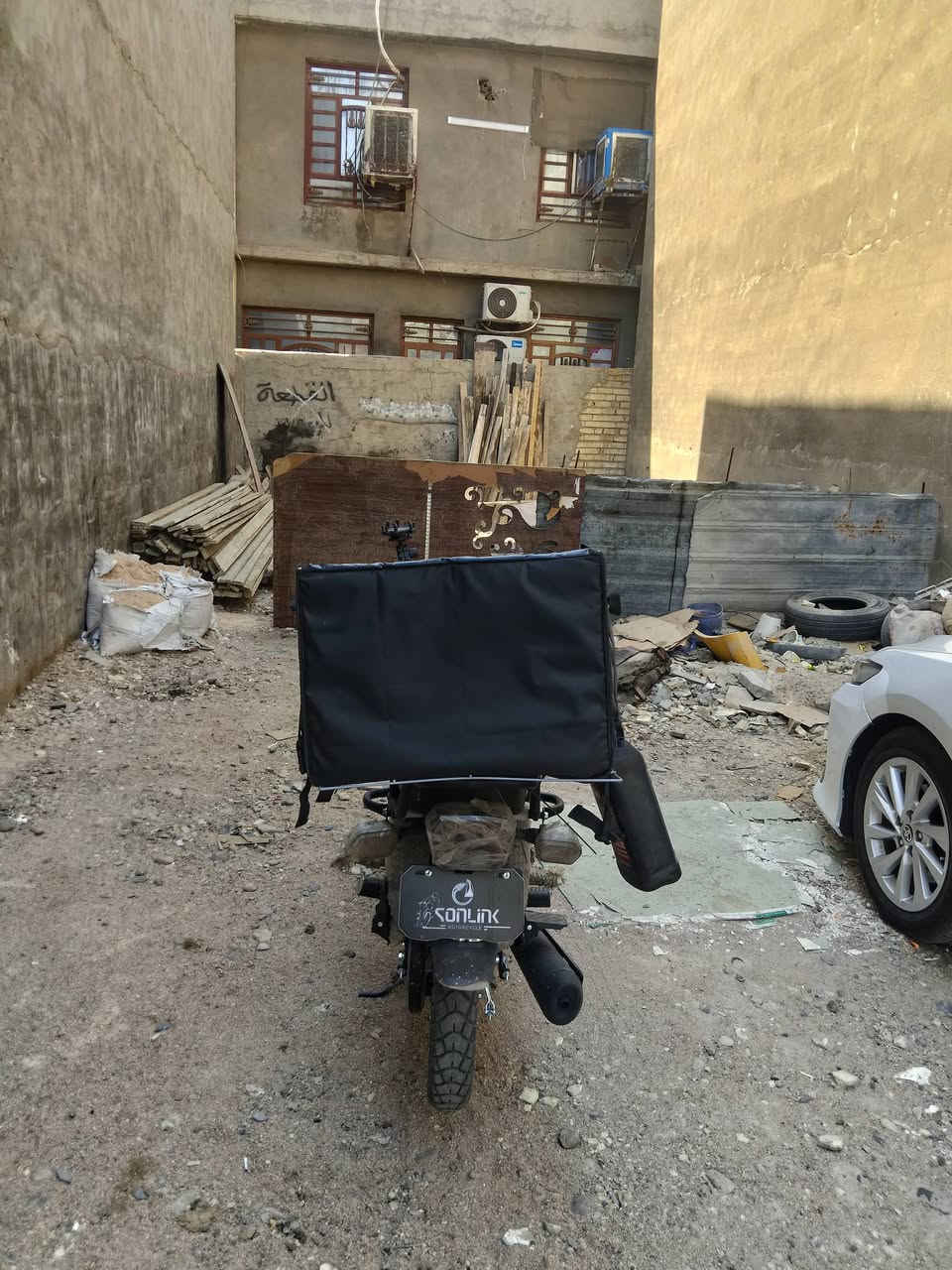 يا الله 
دراجه ايراني ماشيه 300 اسبوعين من نزلت من المعرض رايدها 950 وبيها مجال الي ميشتري لا يتعبني 

رقمي ***********
