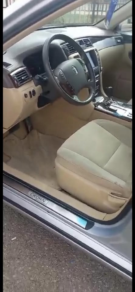 كراون شاهين • ٢٠٠٧ • ماشي ٩٥٠٠٠