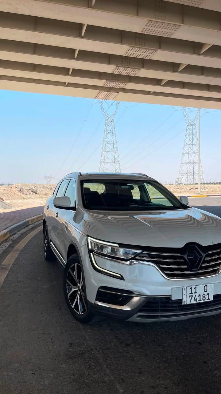 السلام عليكم
رينو كوليوس 2024 
خليجي 
محرك 4 سلندر 2.5L
دفع رباعي 4WD
حساسات 360 درجة
كاميرة خلفية دوارة 
مرايا كهربائية
نقاط عمياء جانبية 
عدد Airbag 8 
هاند بريك كهربائي 
تحكم مقود 
مقاعد جلد 
تدفئة مقاعد 
اضاءة LED داخل الابواب 5 الوان 
لوحة العدادات متغيرة 4 وضعيات 
تبريد مناخين للسائق والراكب مع تبريد خلفي 
مقابض الابواب نيكل مع زر بصمة 
حاملات أكواب مبردة 
سستم صوت Boss
صدوق كهربائي
فتحة سقف بانوراما 
اريد نفيكيشن
نظام اصطفاف ذاتي Auto park
المرأة الوسطية مع خاصية التعتيم الذاتي 

السعر 205 وبي مجال بسيط 
مكان السيارة بغداد اليرموك 

***********
