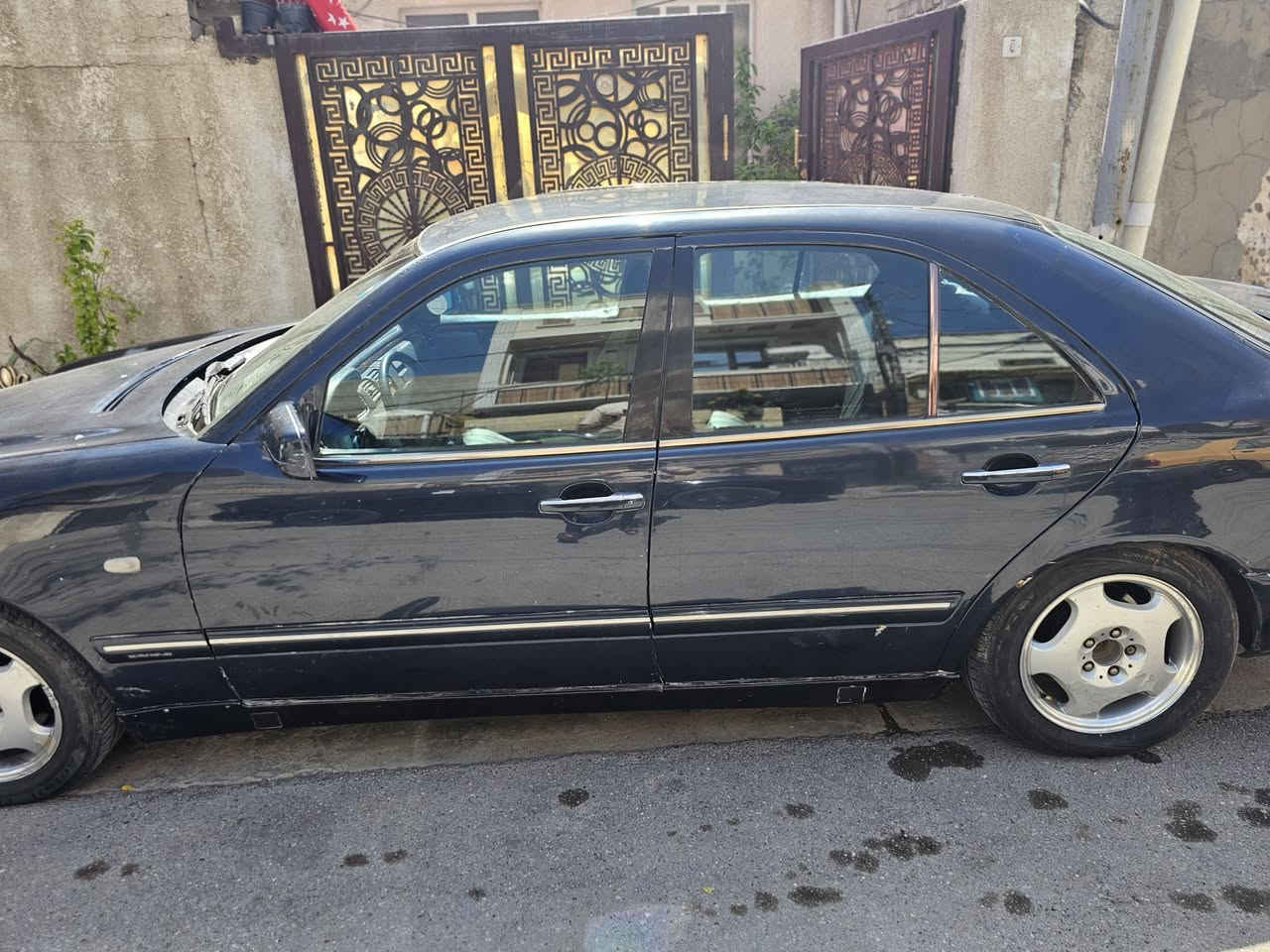 موديل 1996 محرك 3200 ستة سلندر

محرك ممتاز  / حدادية ممتاز / تايرات جدد
كير بيه تاخير ثانية وحدة عند التحريك فقط و ترايك محافظات بيها
منظومة غاز داخل الضمان سنة انسى الصرف والتفويل
تبريد كمبريسر شغال ومكفول وهسه وقف لو نقص غاز لو فان التبريد
رقم مشروع وطني باسمي تحويل ثاني يوم باي موقع مرور
يحتاجلها سمكرة وصبغ اذا تريد ترتبها وكم ملاحظة بلكهربائيات
 سيارة متوكفك بلشارع نهائيا
كافة التفاصيل مكتوبة اعلاه
مكان السيارة بغداد الحرية
سعر سيارة 58 ورقة بيها مجال
***********
