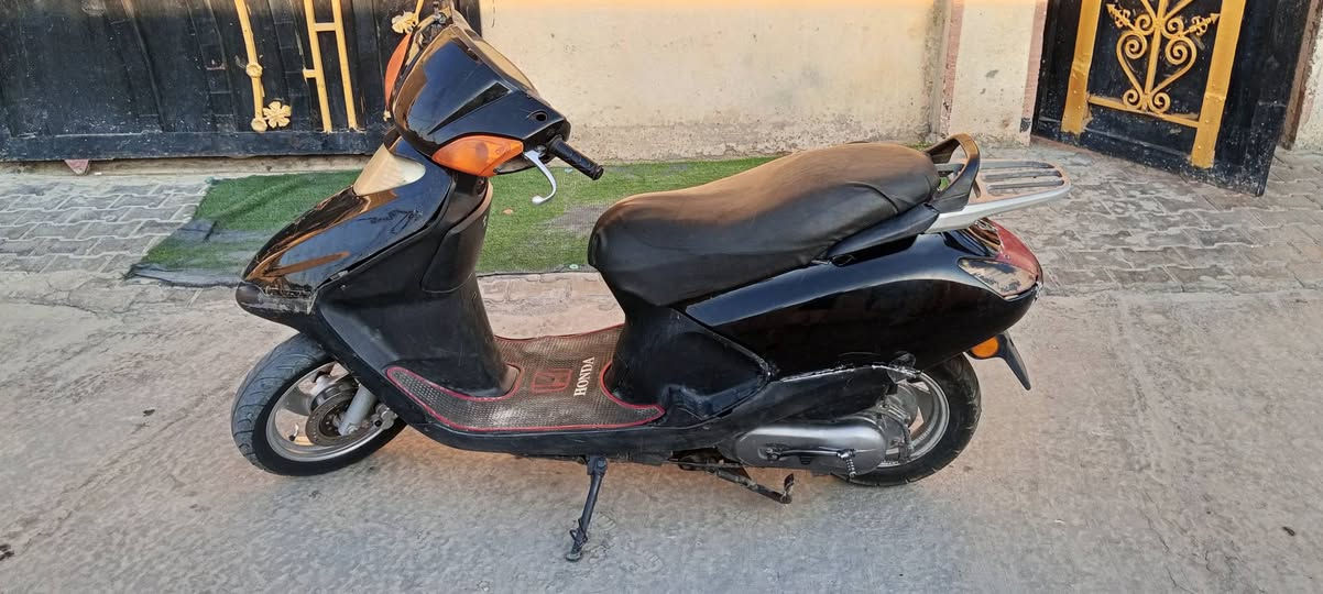سبيسي ياباني محرك تجفيد جديد نقص بس مصباح امامي ودبلات وكفات سعر 300بله مجال لشراير رقم *********** كوت خاجيه شارع 40
