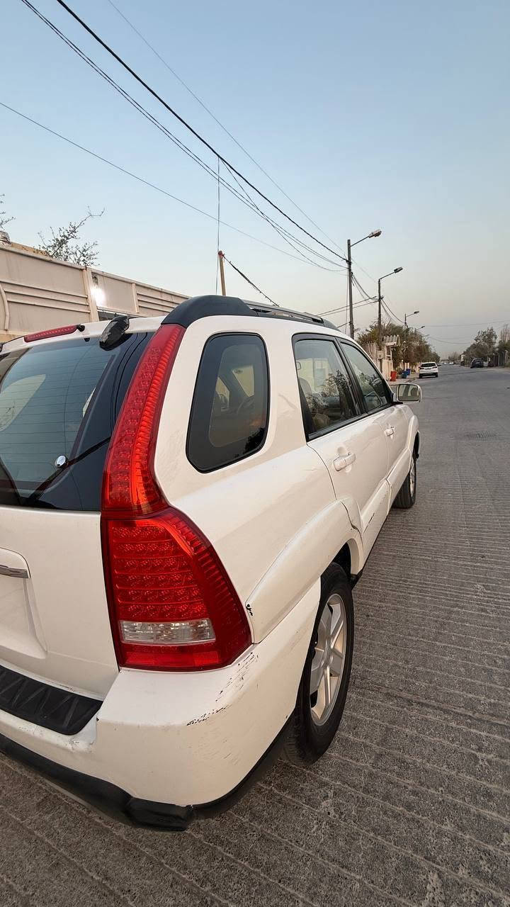 سبورتج 2009 خليجي
بيهه تعديل عالبارد باب السدر نهاية الباب شي قليل فقط 

فتحه سقف 

رقم نجف بأسمي 

كير محرك تبريد شغال
بيه شاشة وكاميرا خافية 

محرك 2000.  4 سلندر 

السياره نضيفه 

مكاني نجف 

سعر 119 وبيههً مجال للشراي 

 للاستفسار الاتصال على الرقم او على الواتساب

***********
