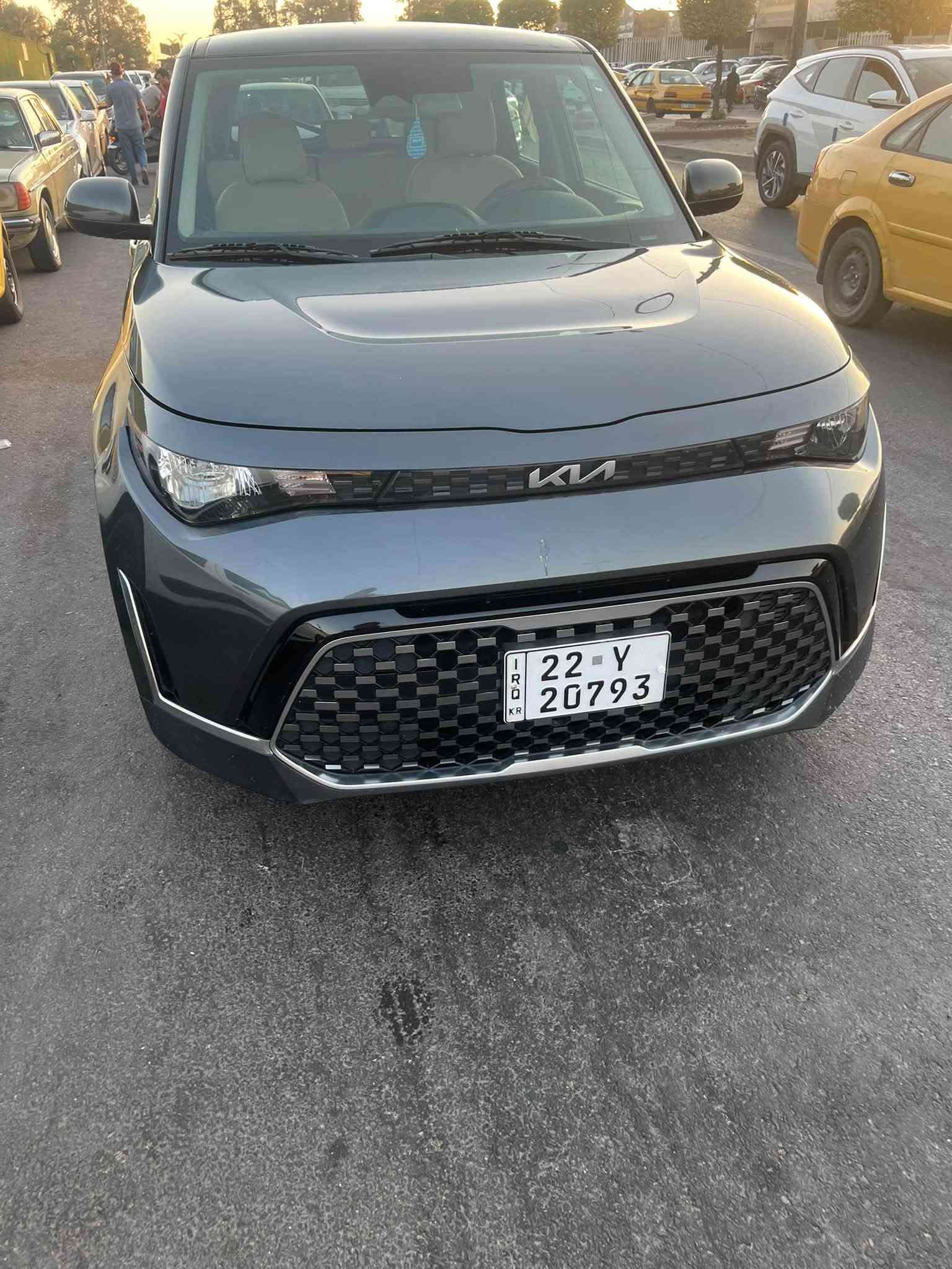 السلام عليكم كيه صول موديل 23 فتحه بصمه شاشه جبيره كشنات كهرباء محرك 2000  ضربتها باب وجاملخ الباب امبدل ولجاملخ مصلح ما عده بس الدوسه بعدها ما مصلحه السياره نضيفه كلش سعرها 140 مكان بغداد ***********
