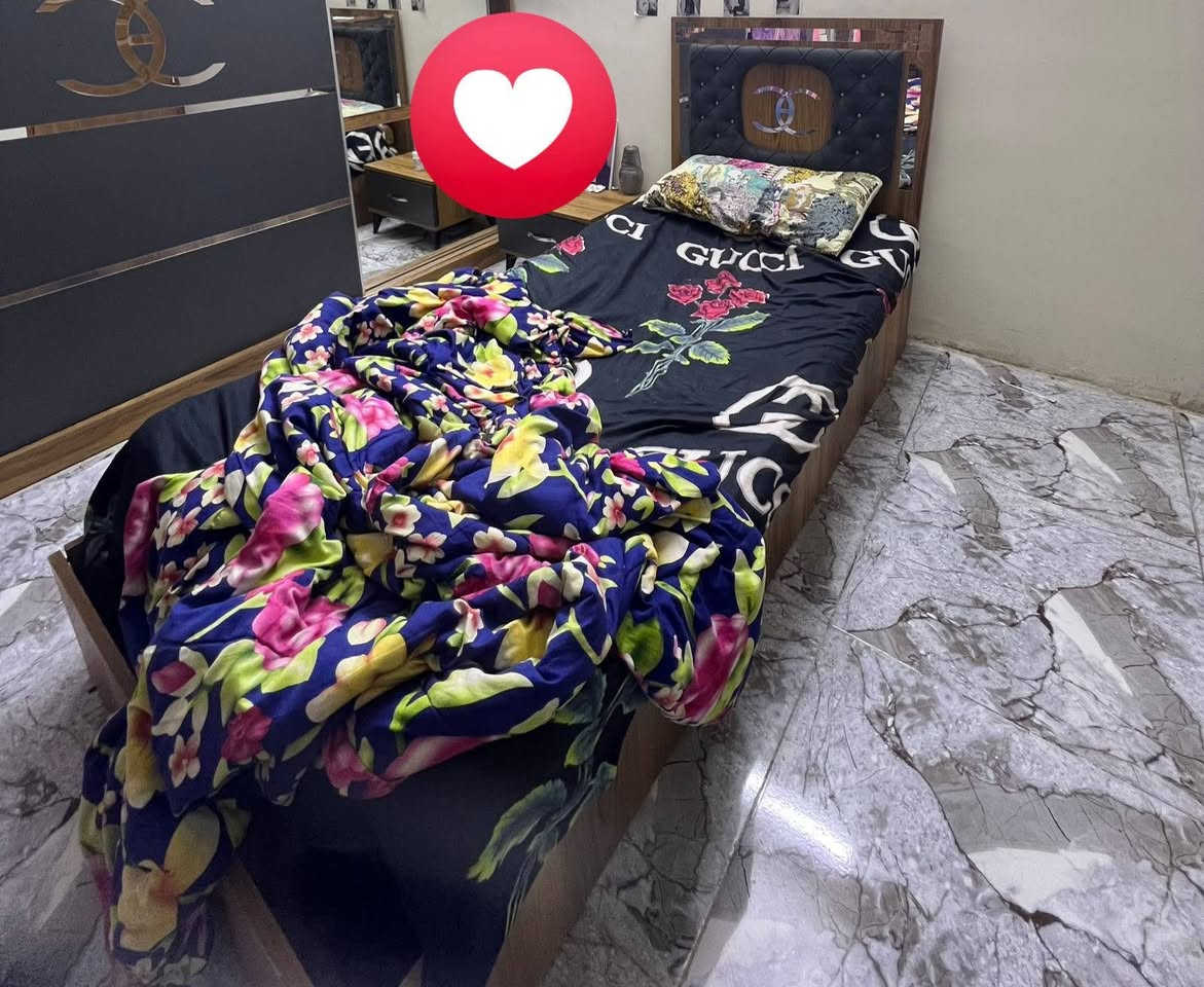 غرفه صاج كنتور وزاويه مرايه ميز تواليت ميز مفرد جربايه ثنين ميز صغيره السعر 750 وبيهه مجال
غرفه تركيه كنتور ميز تواليت ثنين سرير واحد ميز صغير السعر 350 وبيهه مجال العنوان بغداد بلديات للاتصال ***********
