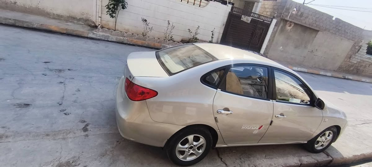 سلام عليكم النتره موديل 9 محرك16 دكشين عالي بدون دواخل بدون تبديل شرط الفحص بيه شبر صبغ جامرلق امامي كير محرك تبريد مكفول حساسات شركه موجوده بيه بطاقه بانزين بيها صدر امامي خلفي جديد شاشه كامره كله شغال ومراوس ابتكسي هم يرهم السعر حيل مناسب لاستفسار ***********
