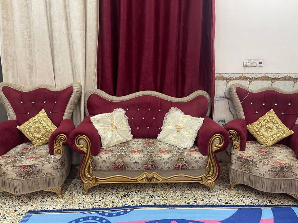 بسبب الوعود الكاذبه تخم عشر مقاعد نضيف كلش بس محتاز فلوس
سعر 225 نضيف كلش مكاني قلعة سكر 

***********
