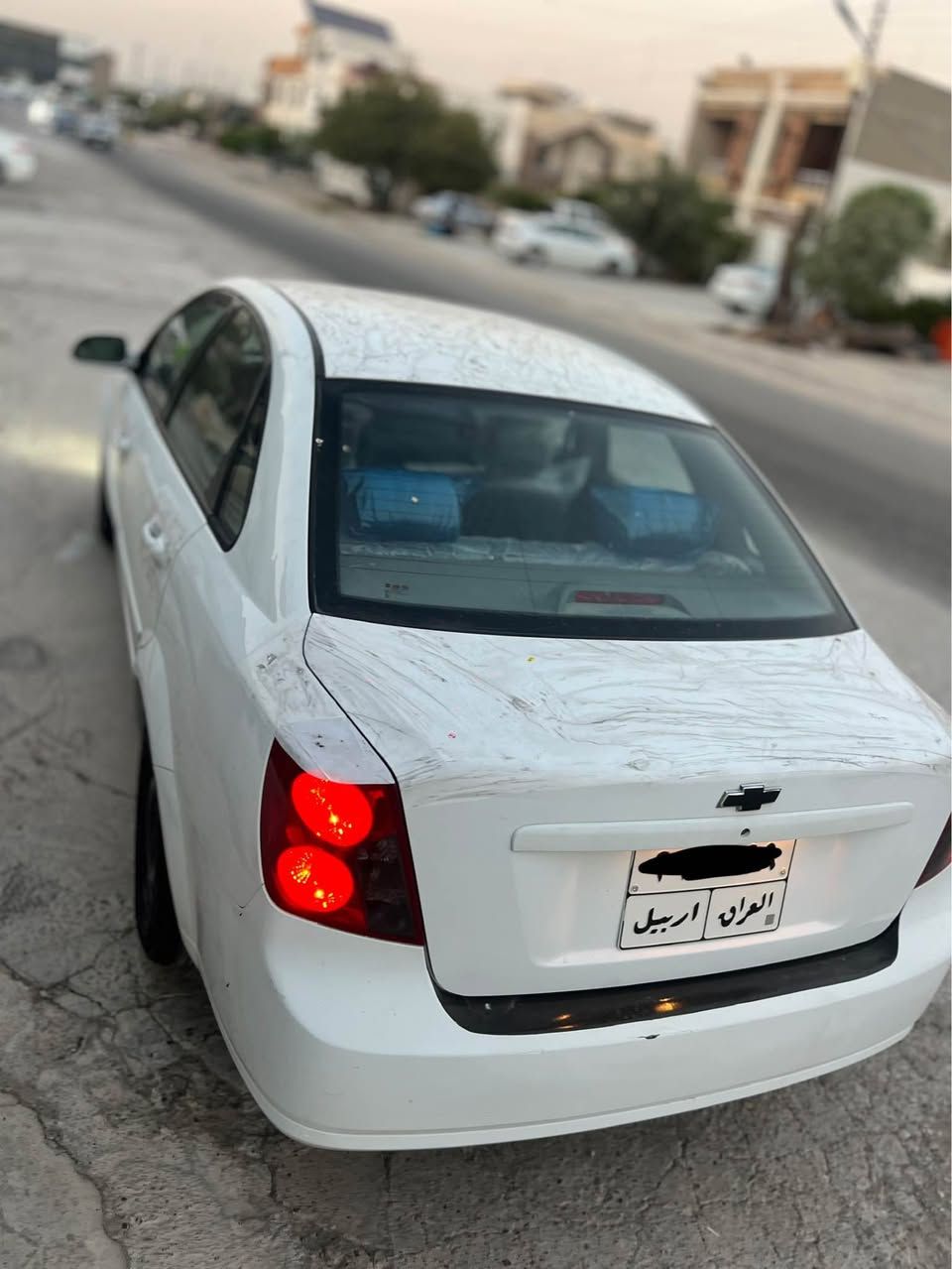 شوفرليت ئوپترا موديل2011گيرعادى 
گيرومه كينه و ته بريد به شه رت 
هه زه و فه حسى نوييه 
بى بوياخ و بى ليدان پشت و پيش كه پس
نه رمه ته زره يه كى هه يه 
جوارتايه و ويلى لوكى له ژيره 
شوين هه ولير *********** أربيل, العراق
