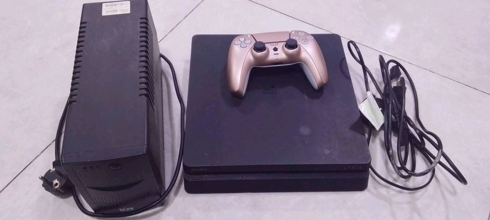 سلام عليكم  عندي بلايستيشن 4 سليم 🎮
1. مع كامل ملحقاته 🔌 
2. جوستك شبيه البلايستيشن 5 🎮
3. بالاضافه الى يو بي اس من شركة POWER MAX ECO الألمانية 🇩🇪 
4. السعر 200 وبيه مجال   
للتواصل او الاستفسار عبر هذه الرقم *********** واتساب 
أو تواصل وياي عن طريق الصفحه