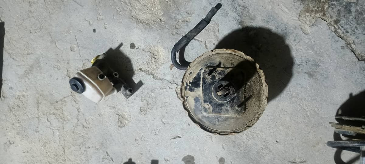 السلام عليكم للبيع قطع غيار دوج كلايزر سطاب اكسل مع بول برن عدد 2 فلنجات عدد 2 فجوج عدد 2 دبلات امامية عدد 2 دسكات أصلية عدد 2 لويات عدد 2 قاعدة دبل عدد 2 عطر مع درايم شفت مع شفت مع صليب عنبار بريك مع بريشر مع قزانات راديتر اخوان القطع كلهم تفصيخ من سيارة بلادية مكاني النجف الاشرف *********** واتساب
