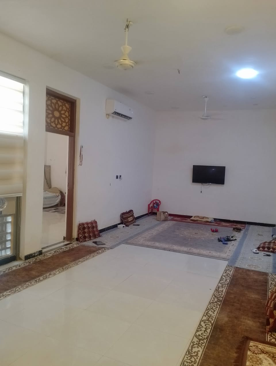 سلام عليكم بيت للبيع قرب جامع ابو عباس تقاطع بني زيد مساحته ٢٩٠م بناء ٢٠٢٣ سعره ٣٠٠ اي استفسار ***********
