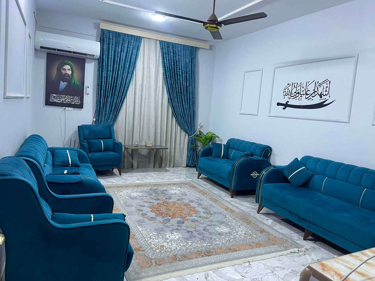 بيت للبيع  300متر  قريب على الشارع العام 50متر
عباره عن مشتملين ويصلح بيت واحد 
كراج كبير 
كل مشتمل يحتوي على غرفه نوم وصاله واستقبال ومطبخ 
ومجاميع صحيه  البيت عكاده بناء طابوك 
العنوان التقيه الثالثه قرب مازن البنجرجي 
السعر 120مع المجال 
للاستفسار اكثر الاتصال على الرقم التالي ***********
