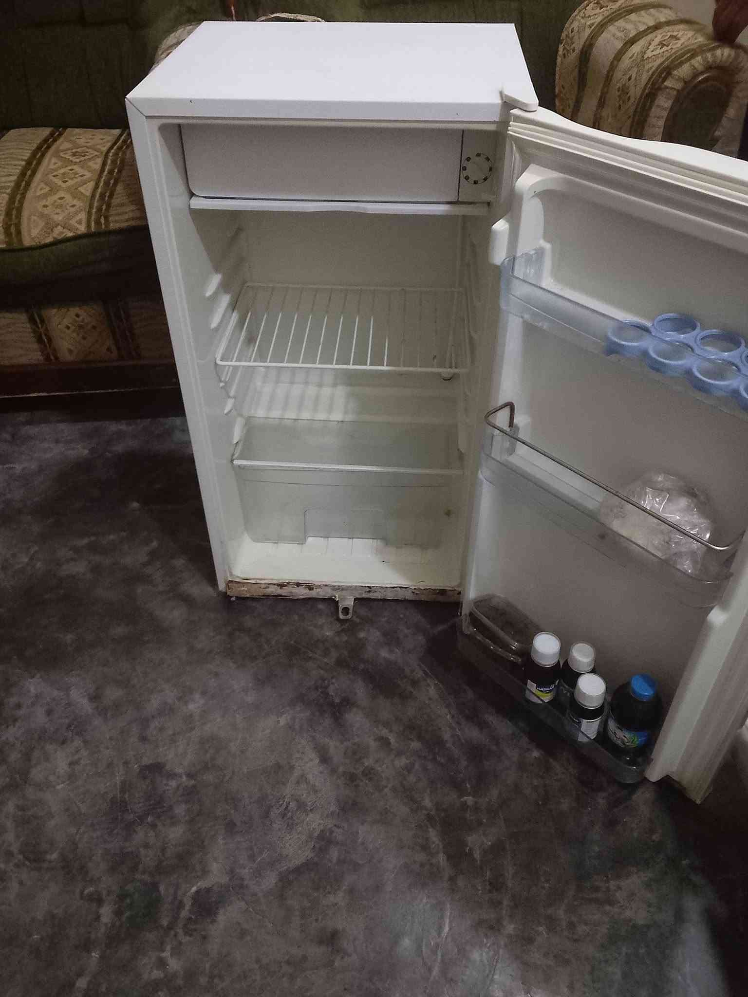ثلاجه صغيره • مكينه خياطه • بلازما ٣٢