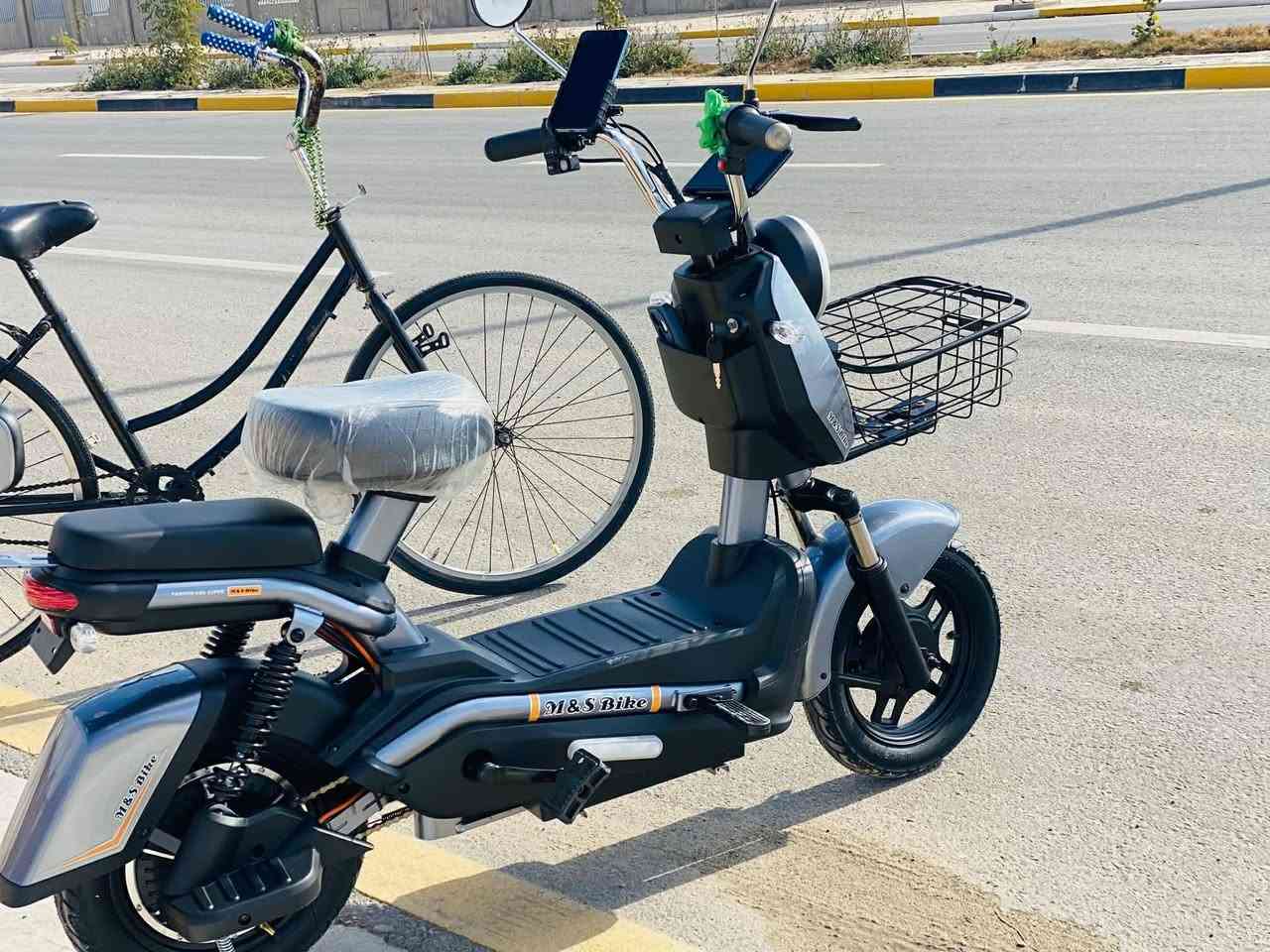 دراجه للبيع سعره 200 مكان كربلاء المقدسه اربع بطاريات حجمه 14 سرعته سرعه الستين***********
