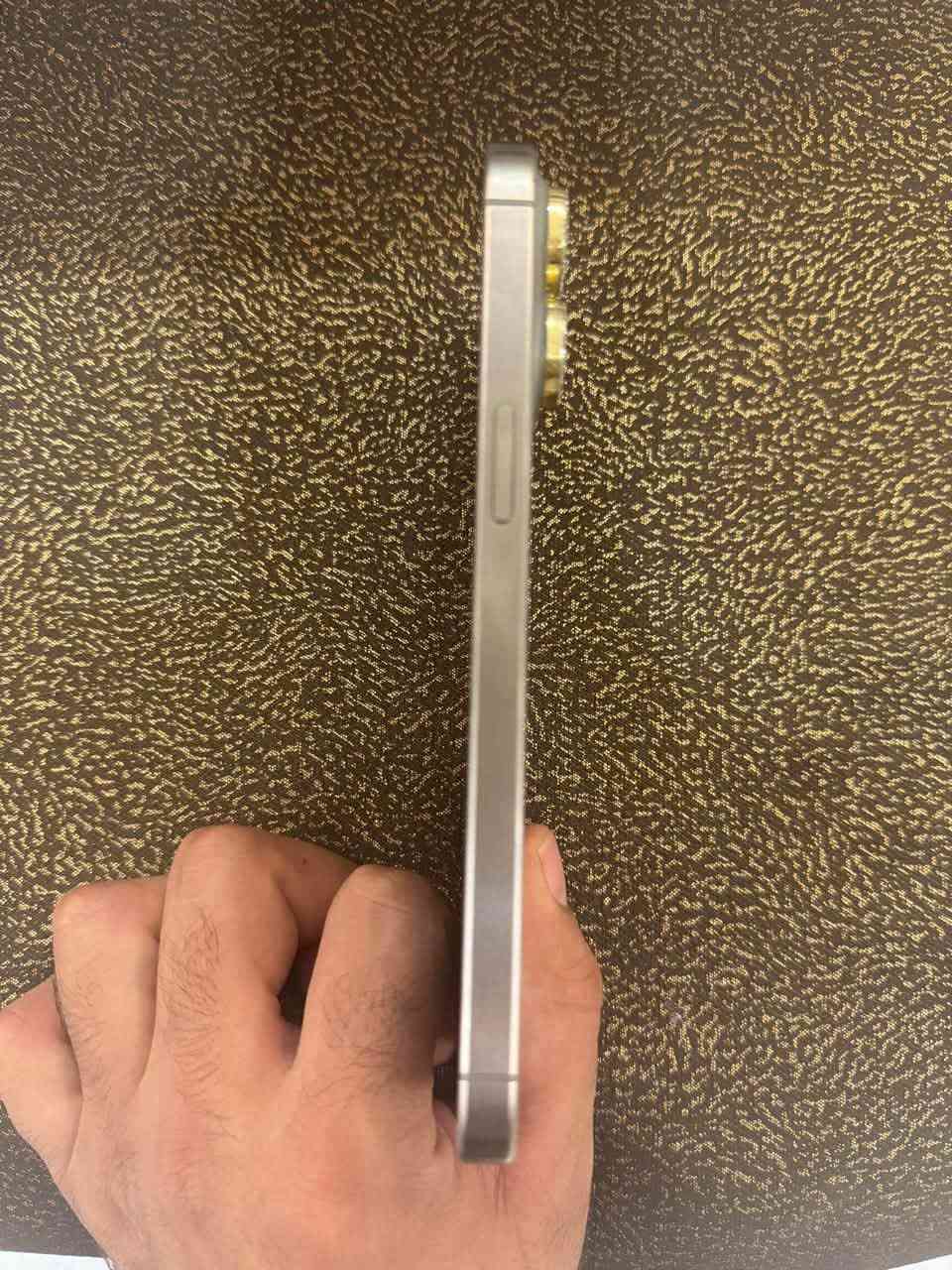 iPhone 15 Pro Max للبيع📱
🩶 اللون: تيتانيوم

🖨️ الذاكرة: 256GB

🌏نموذج (M)

🔋البطارية: 84%

✨حالة الجهاز %100 

🔧نظيف 100% وبدون أي شخط 

⚙️الجهاز كفالة (بدون أي تصليح)

 الملحقات: كاملة 

💰السعر1050 (مجال بسيط 

جداً)

📍﻿﻿الموقع: بغداد 

🔍﻿﻿شرط تفحص الجهاز يلا تسلم الفلوس

📞 للتواصل:***********
