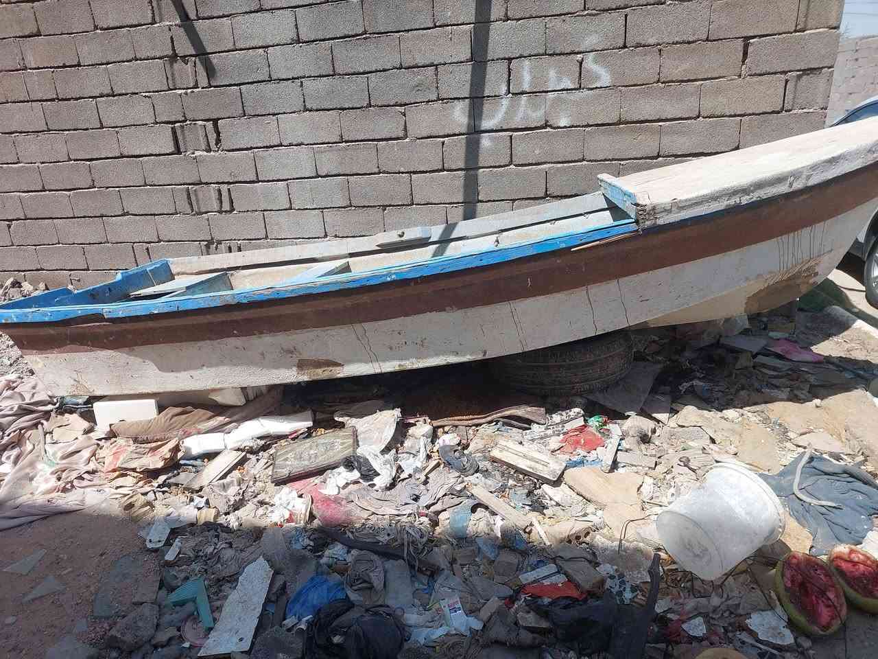 زورق للبيع مكاني بغداد حي اور السعر ٧٥٠الف ***********
