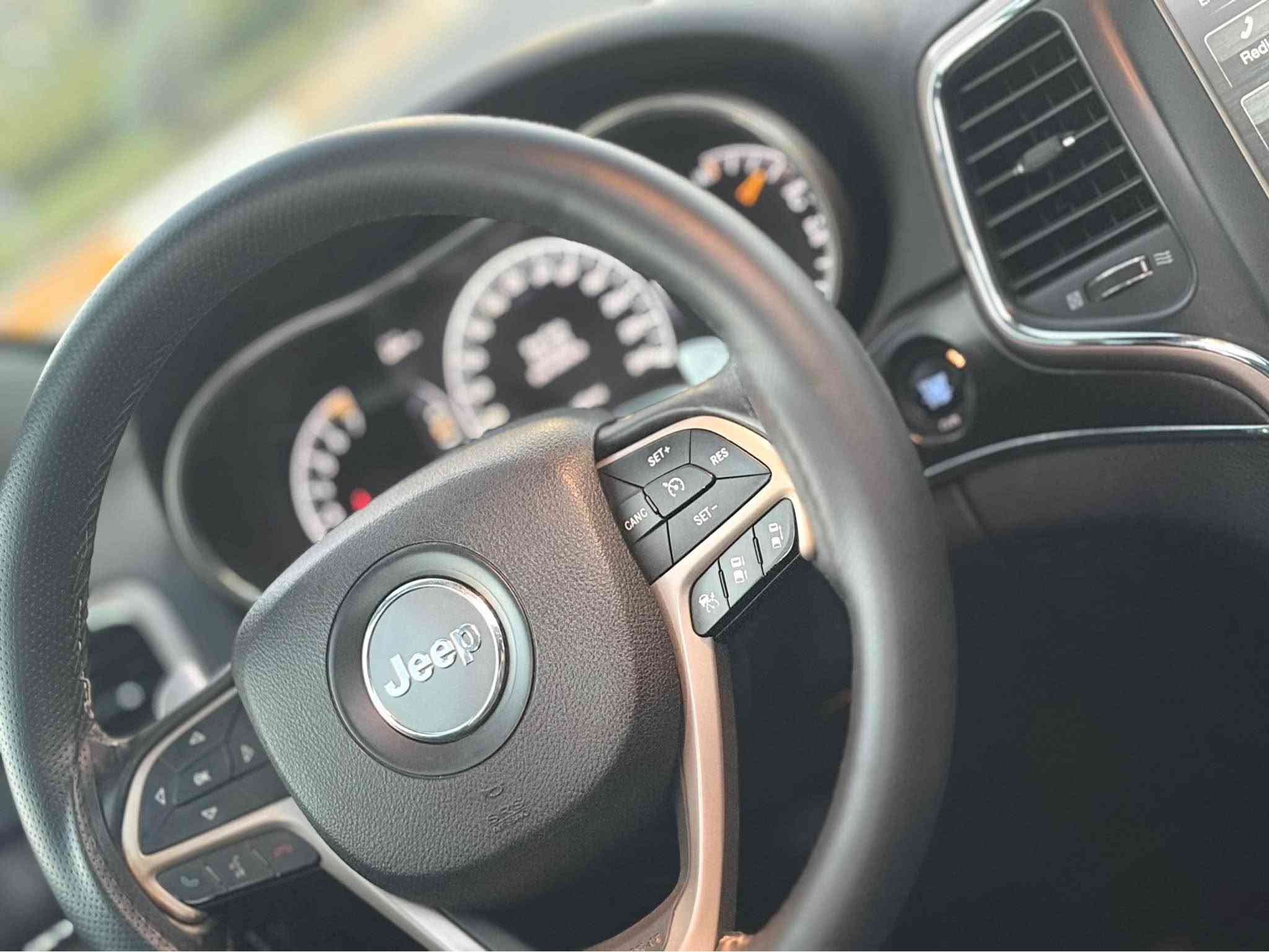 JEEP (GRAND CHEROKEE)LiMiTED 2017

مواسفات/ليمتدي قەپات مواسەفات رادار گەورە✅
بۆياخ/ کلين تايتڵ ✅
کوشن/جلد ساردوگەرم✅
شاشە/گەودە✅
رادار✅
پانۆراما✅
شاشە گەورە✅
فۆڕويل درايڤ✅
سنوق/جەگ✅
تايەو ويل ئۆڤەر لاند✅
رادارگەورە ✅
خەتي جادە✅
ێيکۆ✅
سپۆڕت✅
پارکين✅
کامل تەحەکوماتي سە رسوکان✅
ڕۆشتن/٦٠هەزار مايل✅
 سەيرەکە تاقانەيە يەک دينار مەسرەفي تيا نيە بەشەرتي گێڕ مەکينە سۆنەر کۆم پيتەر ✅
سلێماني✅
نرخ(٢٤١)
*********** السليمانية, العراق
