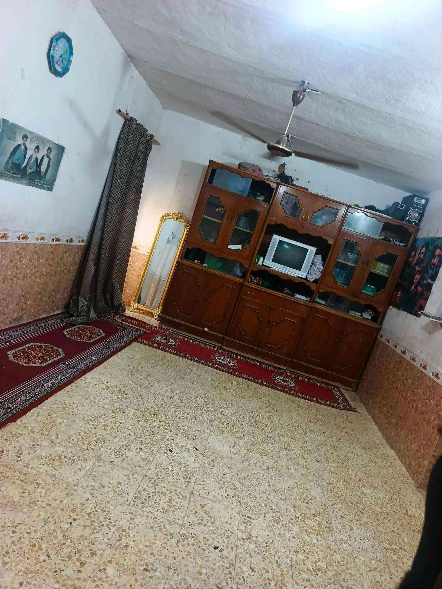 ياالله
سلام عليكم
البيت البيع طابو صرف
مساحه ((200)) متر بناء عكاده
يحتوي على استقبال وصاله ومطبخ
وأربع غرف نوم صحيات داخليه صحيات خارجيه
الماجديه سيد جميل قرب شارع ٢٠
استفسار اتصل برقم ((***********))
