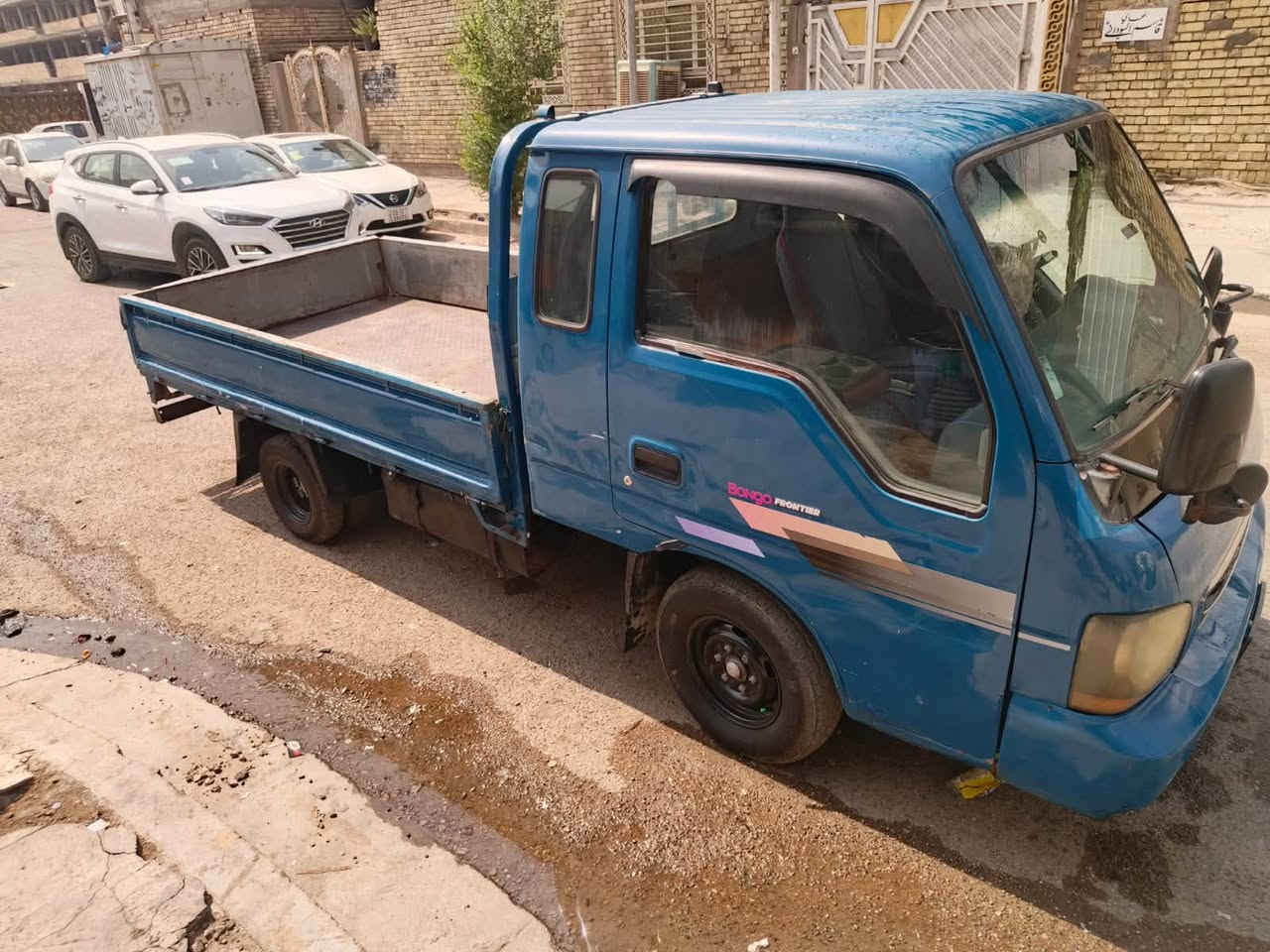 السلام عليكم
كيا فونتيرا ام عيون موديل 2001
السياره جاهزه على اخر حبايه 
كير محرك تخم تاير كله جديد 
السياره نضيفه جدا 
السعر 60$
العنوان بغداد 
التوصل ***********
