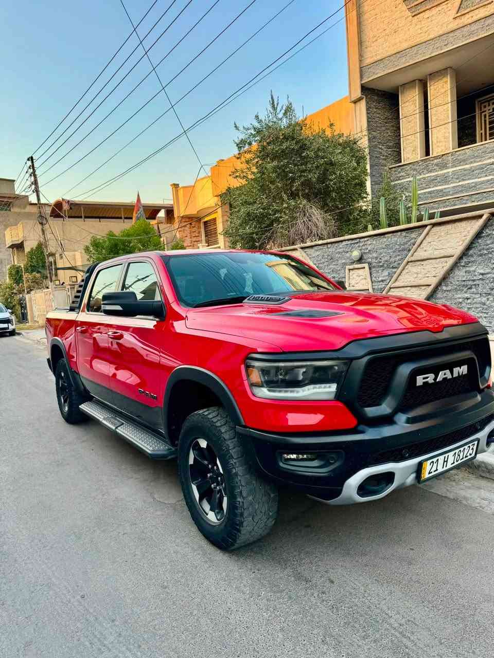 السلام عليكم 

Ram rebel 1500 
باب طويل بدي قصير 
محرك Hemi 5.7 
ماشية 67 ميل
4x4
رادار امامي خلفي 
شاشة تسلا
حوض بدي امريكي 
غلاف بدي امريكي
محجر Trx
السيارة مغلفة.ppf
مرفهة 2 انج 

السيارة كلين تايتل بدون حادث
بيها صبغ بالدعامية الامامية فقط 

السعر 41.000 $ 

***********

