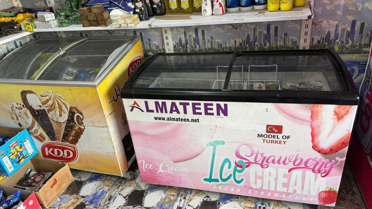 السلام عليكم شباب للبيع 3 عارضات  نضافه 100‎%‎ + ثلاجتين عرض  + رفوف  ونظيفات مضل ما موضح بالصوره  واليحب اي استفسار او سؤال هذا رقمي  مفتوح اتصال + واتساب ***********

