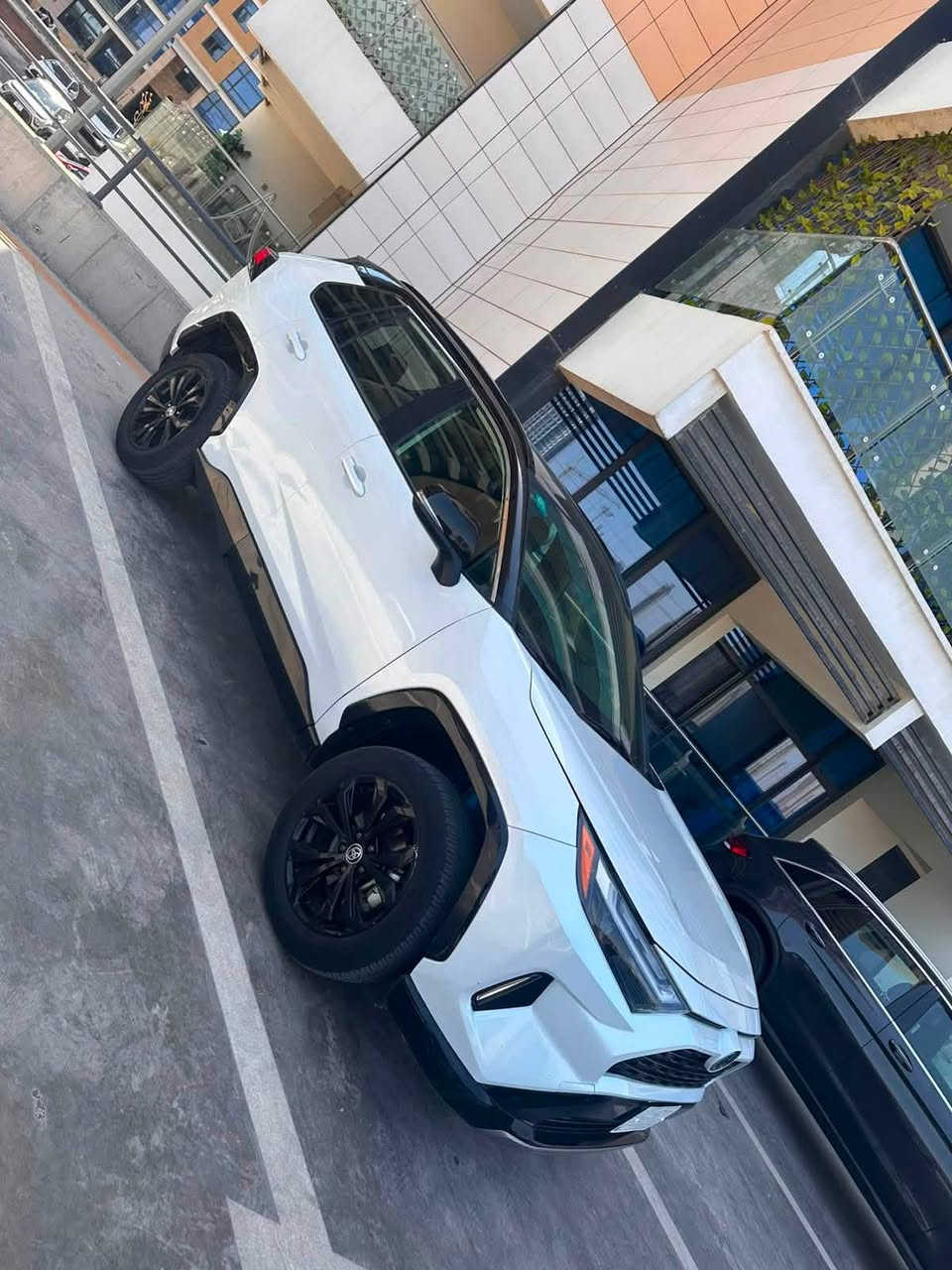 السلام عليكم اخوان
تو كلر Toyoata Rav4 hybird XSE 2023
المواصفات
1-بصمه ابواب
2-بصمه
3-فول تحكم ستيرن
4- تدفئة استيرن 
5-تدفئة كشنات
6-تبريد قطعتين
7- وضعيات قيادة
8-سايد بريك بصمة
9-ويل گب كروم
10-دخول ذكي
11-فتحه
12-باب خلفي كهرباء 
السياره ماشيه 28 الف ميل
السعر:230$ وبيه مجال
حادث السياره موجود بلمنشور وصار بيه صبغ جاملغ خلف السائق 
الموقع السياره : بغداد مجمع بوابة العراق
للاستفسار ***********
