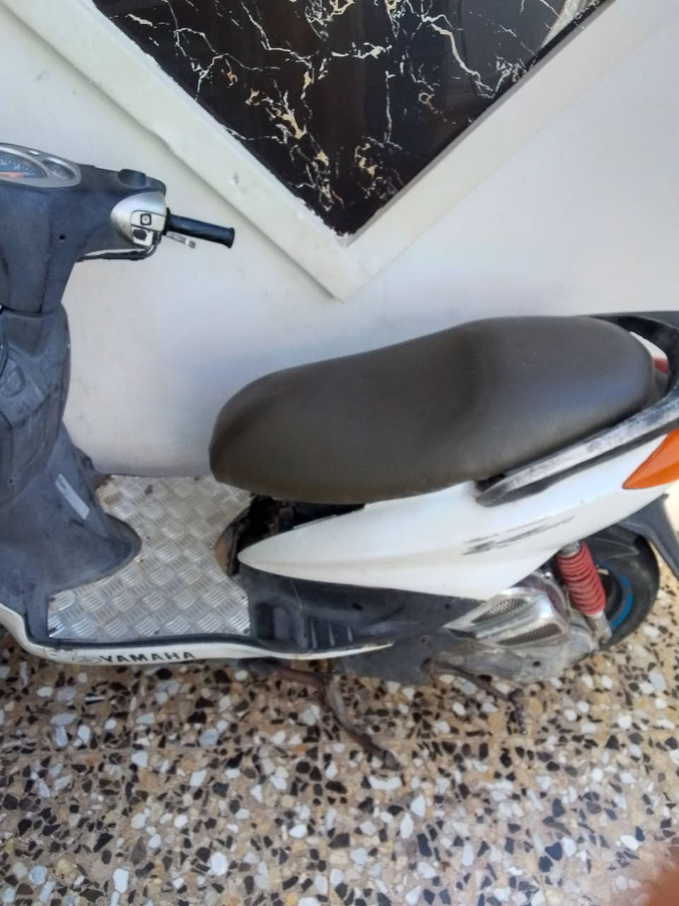 جاي امشي بيه وطفت مادري شبيه جوز ولفات لوزنجيل انكطع ابيع طافيه اوراق بيه سعر 275 اتصال ***********
