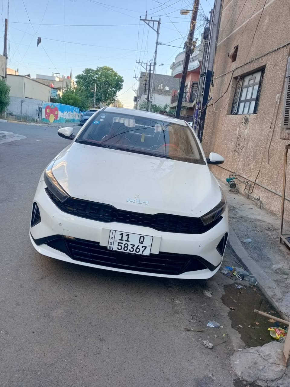 السلام عليكم كيا K3 موديل 2024 ماشية 37000كم بدون ضربه او صبغ مكفولة السيارة فول مواصفات تحكمات فتحه سقف مري شفط بصمة 5ويل كب لد نهاري السيارة جدا نظيفة رقم بغداد باسمي  للبيع السعر 138 وبيه مجال الاتصال على الرقم *********** اني مكلف بالنشر ماارد على الرسائل
