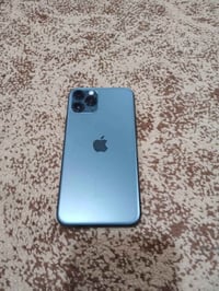 آيفون ١١ برو • ضمان • بطارية ٦٩%