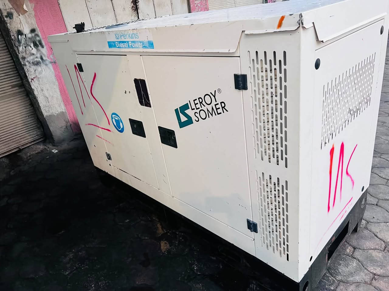 بيركنز • 50 KVA • ساعات قليلة