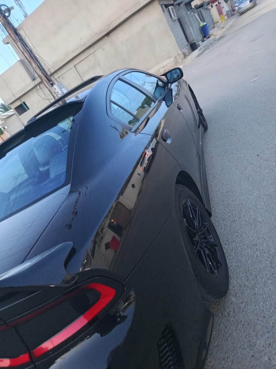 السلام عليكم دوج جارجر موديل 19 لون اسود سياره جديده بمعنه الكلمه كفاله بيها فقط بارد بجاملغ الاامامي بارد قليل رقم بغداد موصفات فتحه  خزن ميموري كشنً جلد حضن تتدفه تبريد فقط بيع بدون مراوس خاص ما متوجد عل خاص مكان سياره بغداد المدان السعر 210 وبيها مجال لاستفسار عل هذا الرقم***********
