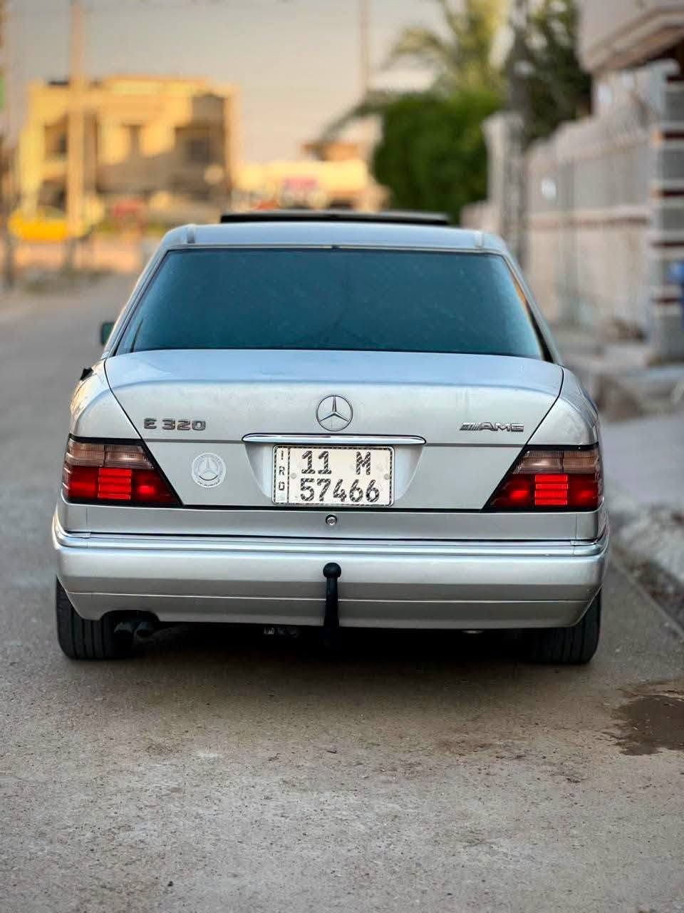 سلام عليكم مارسيدس 320 بيبي شبح موديل 1993 محرك نوزل مو عنكبوت مكفوله بدون ظربه وبدون صبغ بلاد السياره بيه جراد بس كله عل بلاد محرك كير غرفه خارج تبريد كله بلاد وجديد السياره كلش جديدة ومابيه اي نقص رقم بغداد باسمي مكاني بغداد  الراشدية السعر 98 $ رقم تليفون ***********
