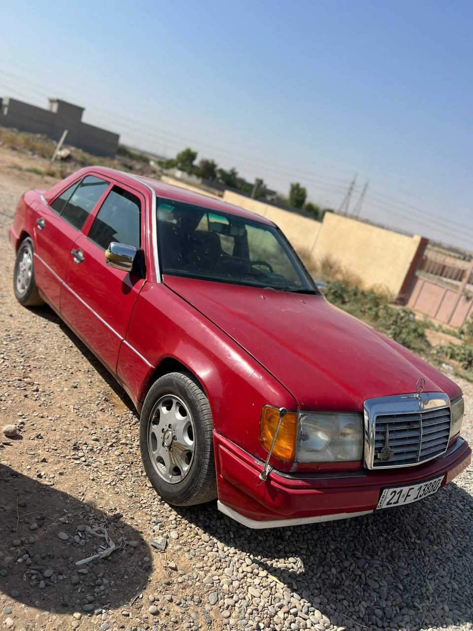 مارسدس دب موديل 88 محرك بطه 3000 كير اوتوماتيك تبريد ثلج تخم تاير جديد كهربائيات كله شغاله سنويه جديده السياره جاهزه بدون نقص سعر 47 مراوس حسب القناعه مكان السياره كركوك 
***********
