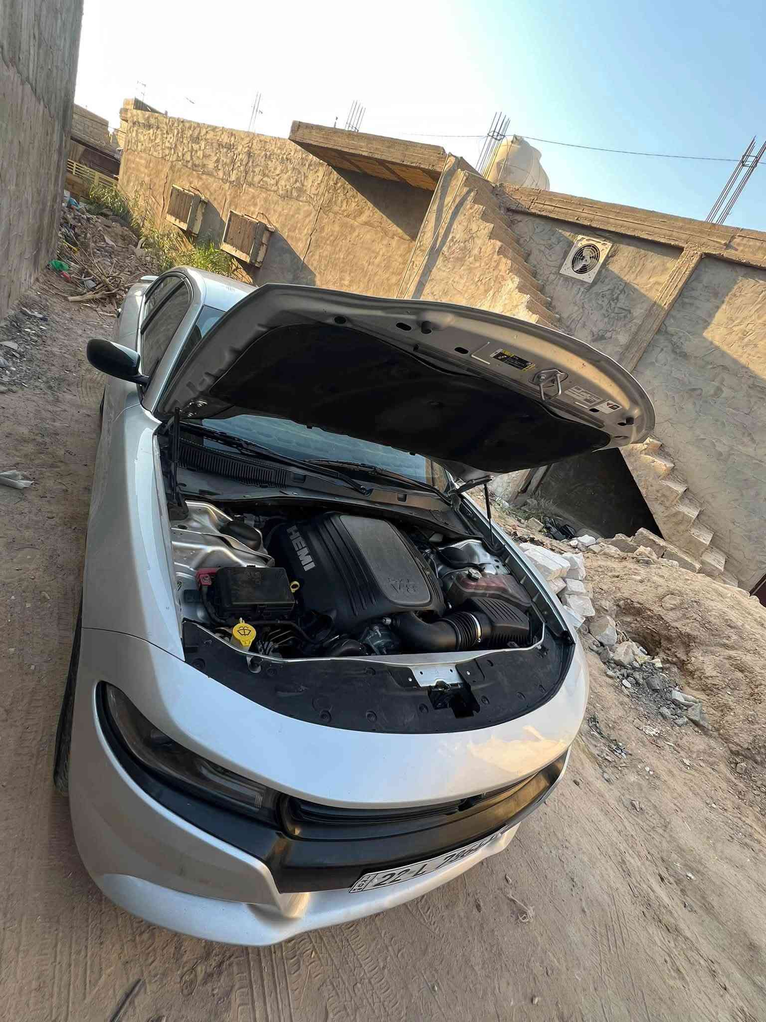 سلام عليكم جارجر ٢٠٢١ بوليسي فدرالي  تو ويل هيمي سياره جديده بمعنى الكلمه رقم اربيل باسمي سياره عل بلاد ماشيه ٦١ مبدل غرفه كامله هيلكات حضن كير طرح اضافه سستم سماعات الباين تخم تاير سياره جاهزه من كلشي السعر ١٥٥ وبيها مجال قليل حادثها بابين تبديل اصليات نفس الون  مكاني كربلاء ***********
