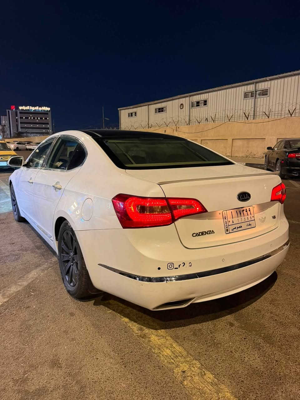 2011 خليجي فول مواصفات 
مكفوله  من الصبغ فقط بارد مكانين
اطارات جدد 
تبريد ميكانيكي 
بصمتين
بغداد باسمي 
محرك وكير مكفولات 
حداديه حاله جيده
*********** 
السعر 100 وبيه مجال
