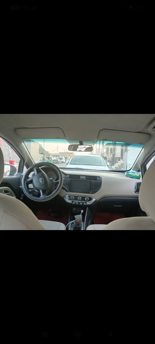 سلام عليكم ريو موديل ٢٠١٤ خليجي مكينه ١٦٠٠ مكفوله من الضربه بيهه رشات صبغ اثر جراد مكينه لا تبخر ولا تنقص كيرهه كلش حلو تبريد شغال الحداديه مبدلهه عامه قبل أيام تخم تايرات  مبدلهن جدد قبل ٢٠ يوم مكاني البصره القبله أنه مكلف بلنشر رقم صاحب السياره *********** السعر 75ورقه
