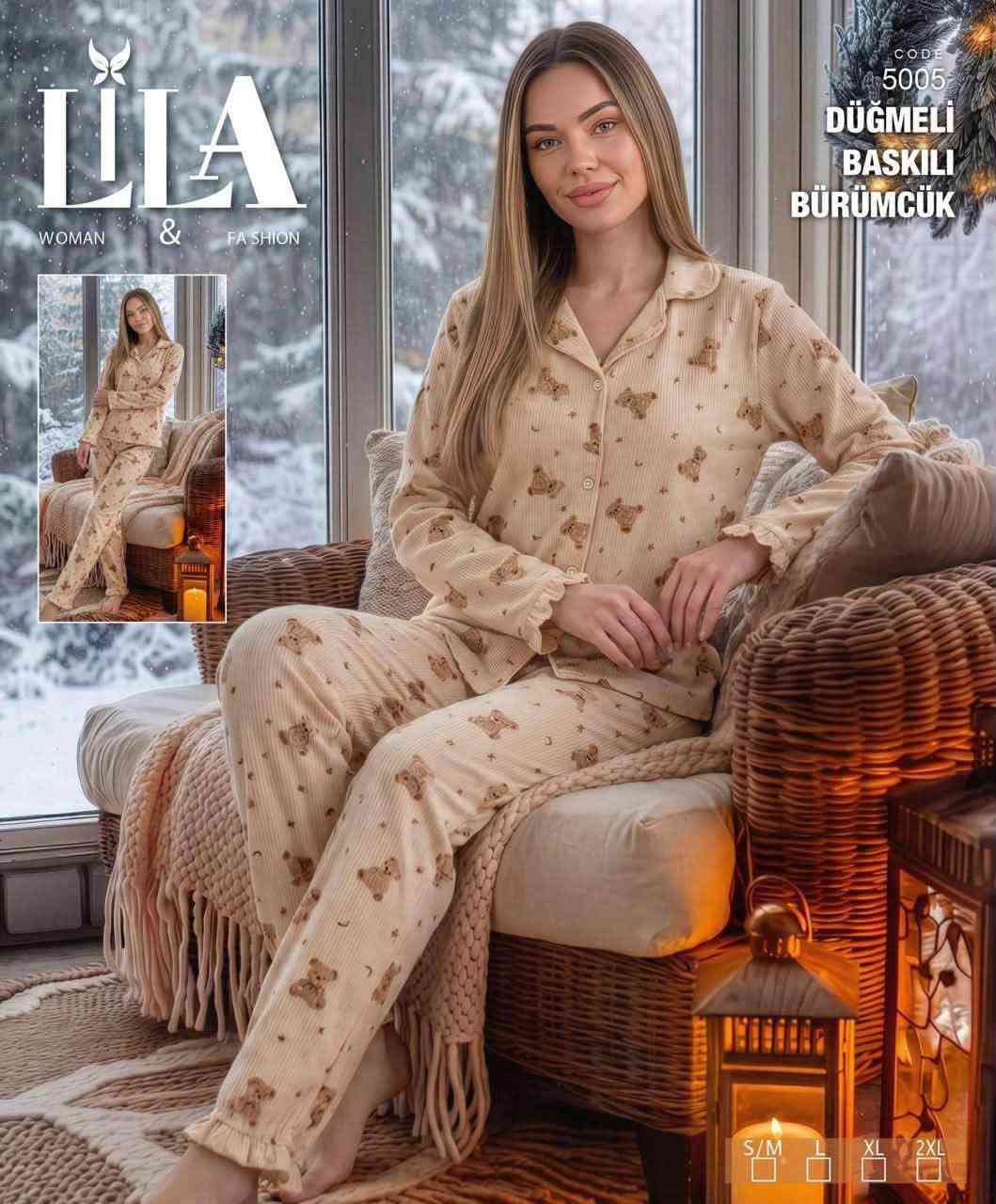 جمله . https://t.me/q369pp

نص مكتوب في الصور:
- العراق
- LILA WOMAN & FASHION CODE 5005 DÜĞMELİ BASKILI BÜRÜMCÜK S/M L XL 2XL