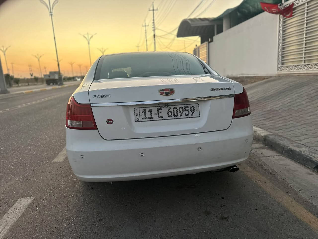 ام كراند C8 • محرك ٢٤٠٠ • رقم بغداد